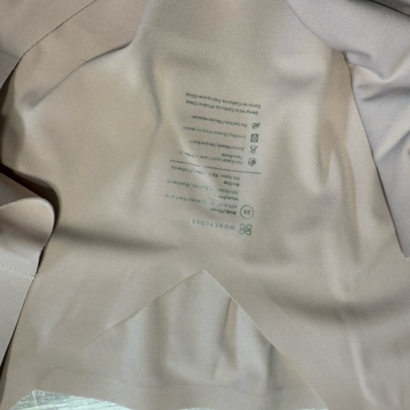 Honeylove Beige V-Neck Top - Picture 5 of 5